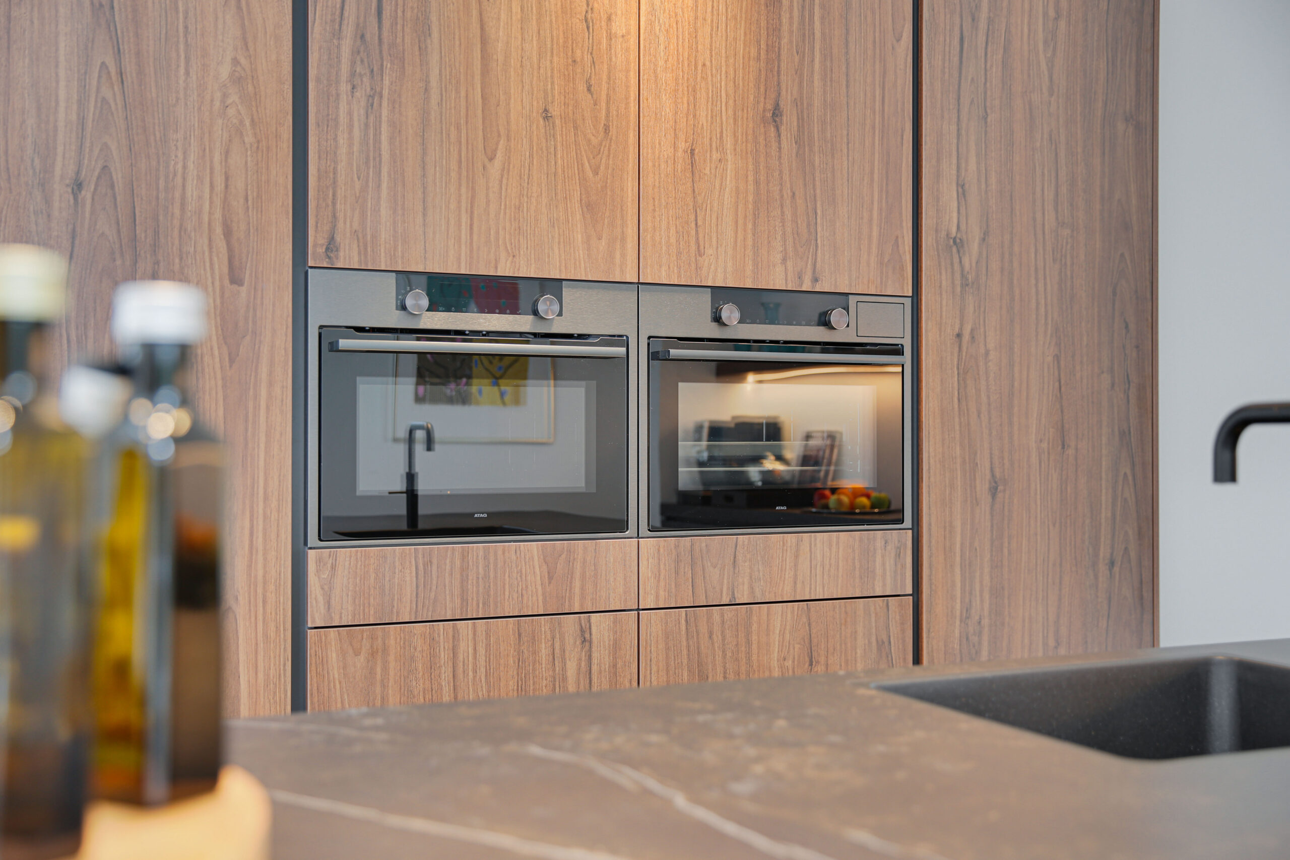 Houtlook kastenwand