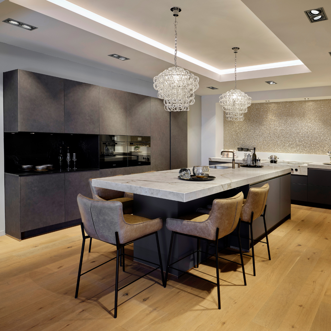 Design keuken met geïntegreerd zitgedeelte
