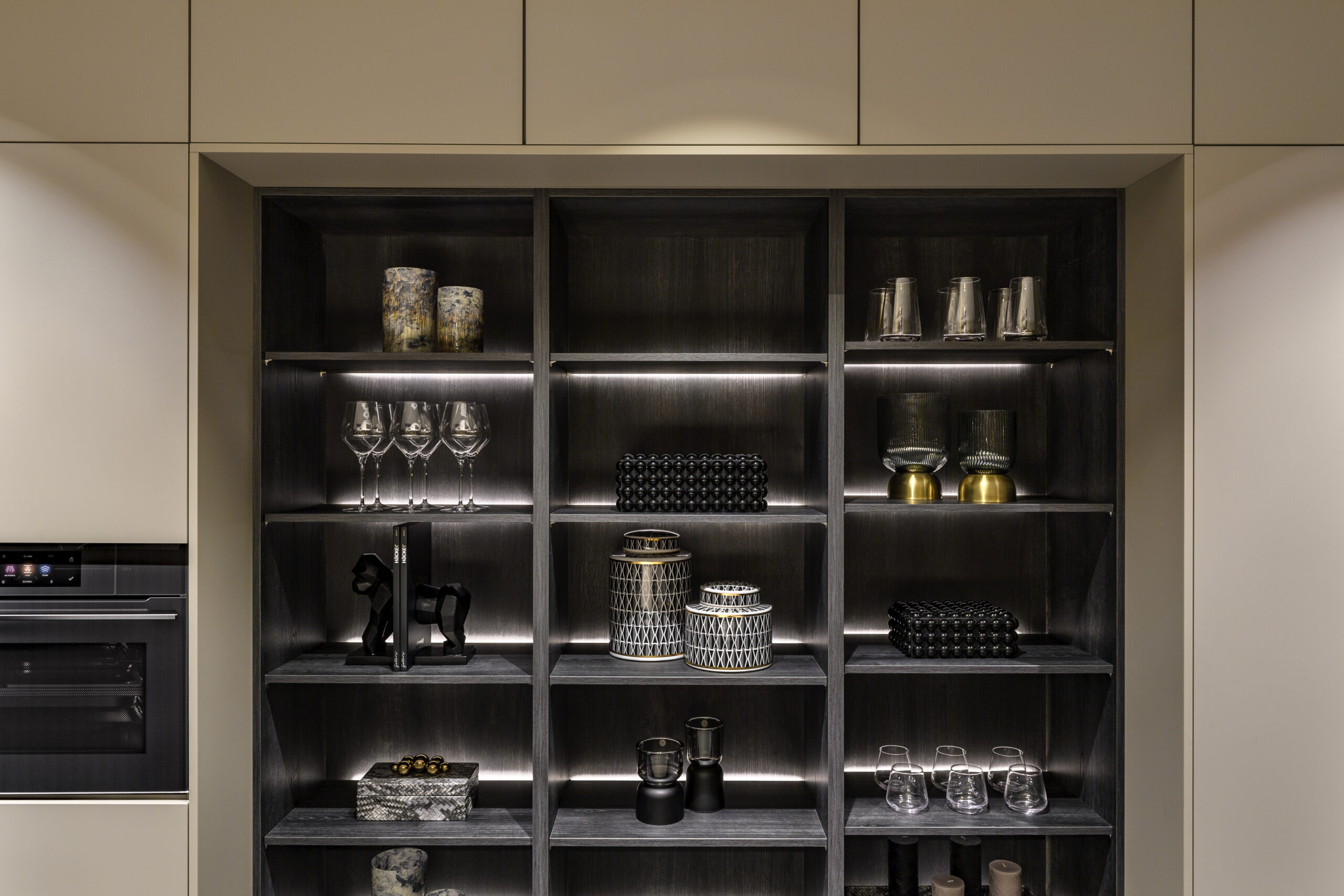 Exclusieve keuken met verlichting